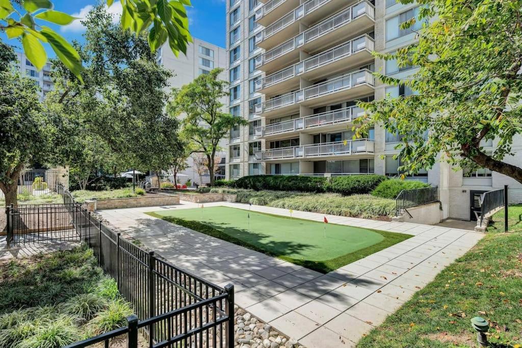 Charming Apartment At Crystal City With Amazing Amenities Arlington Extérieur photo
