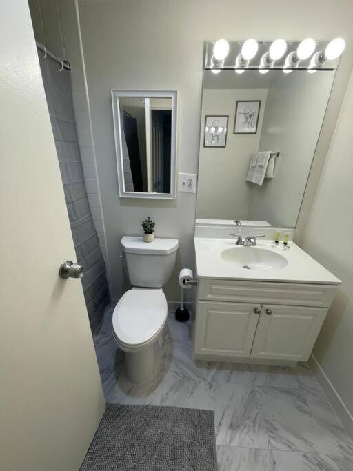 Charming Apartment At Crystal City With Amazing Amenities Arlington Extérieur photo