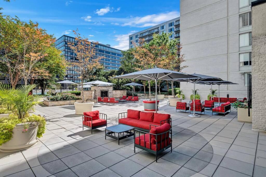 Charming Apartment At Crystal City With Amazing Amenities Arlington Extérieur photo
